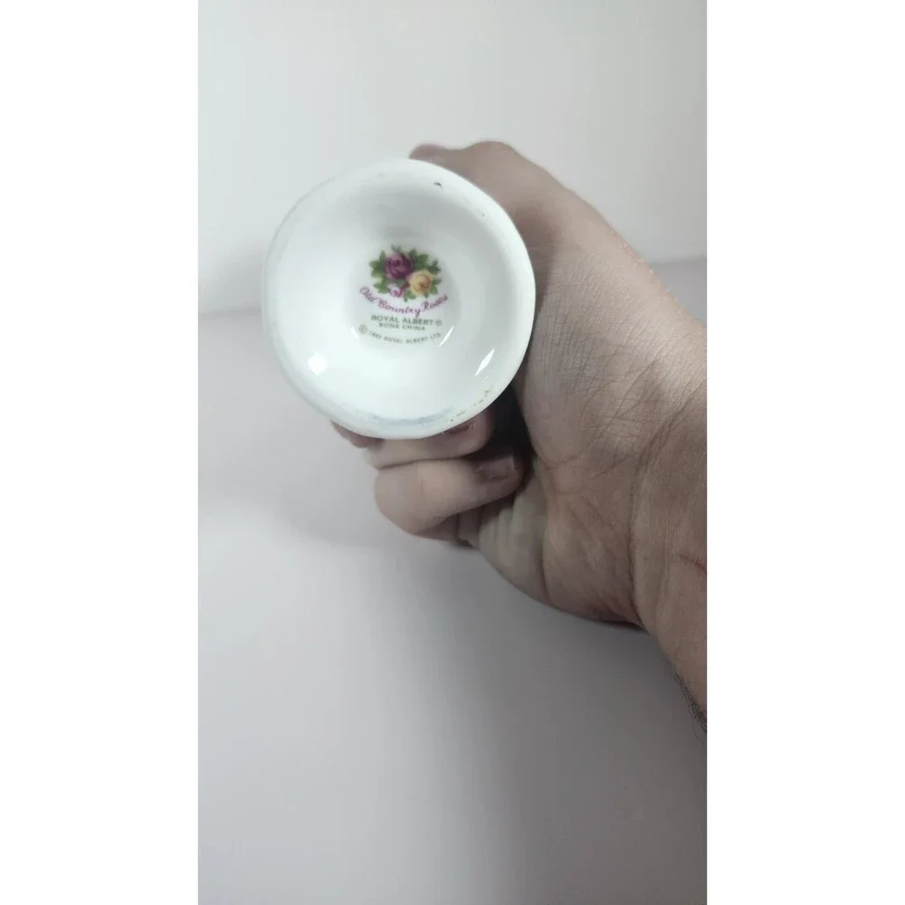 Vintage 1962 Royal Albert Old Country Roses Bud Vase 5.5” Tall EUC